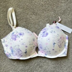 Victoria’s Secret love cloud push-up bra